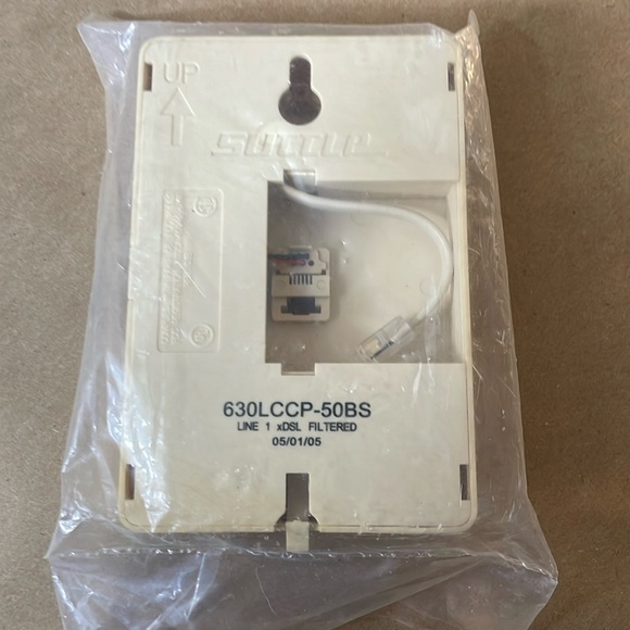 DSL PHONE JACK. - Picture 8 of 10